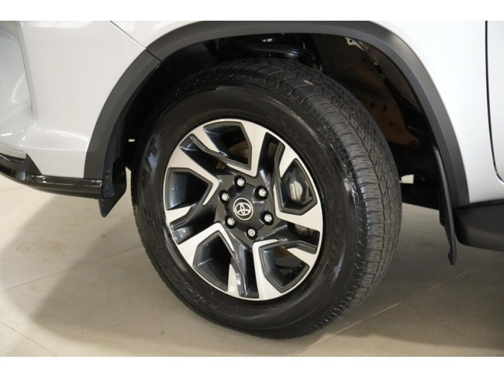 Toyota Hilux SW4