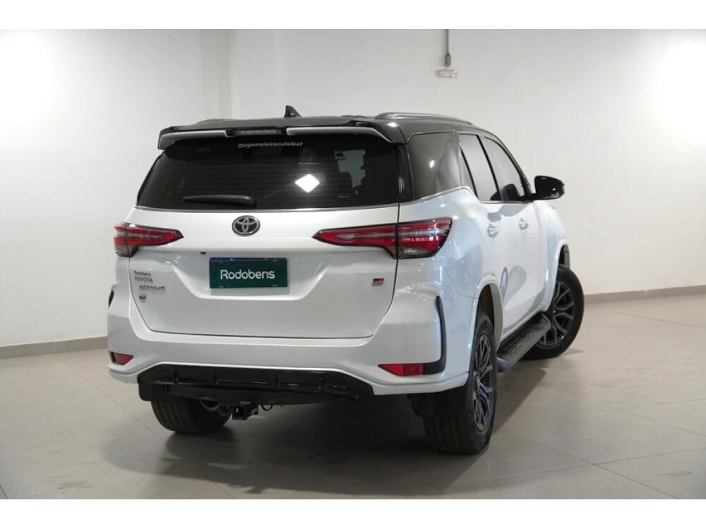 Toyota Hilux SW4