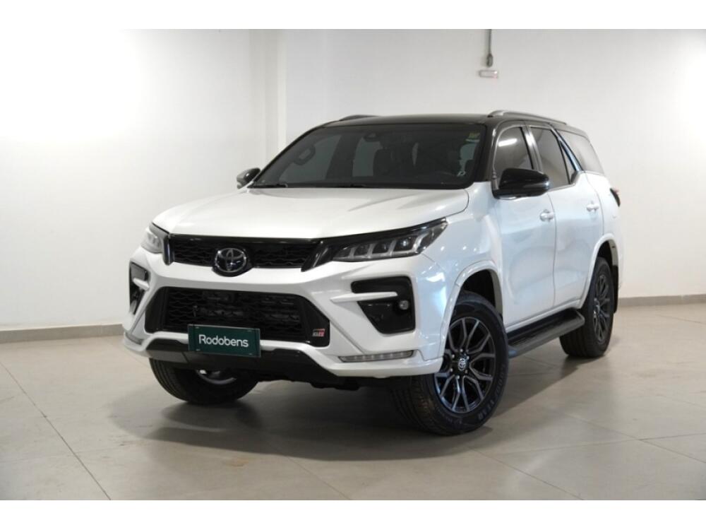 Toyota Hilux SW4
