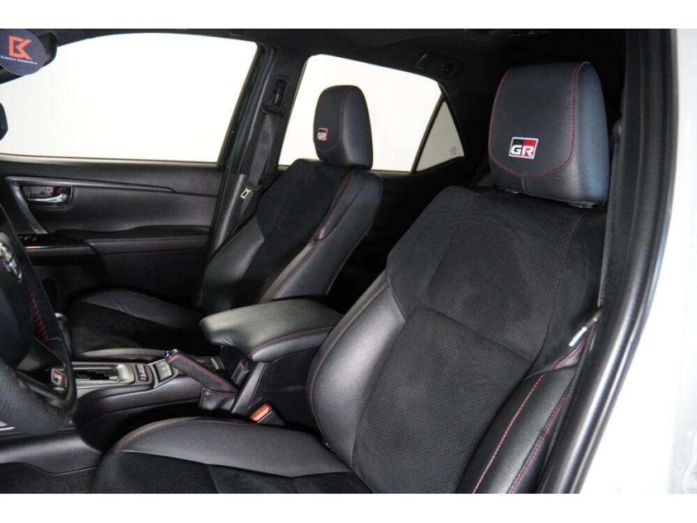 Toyota Hilux SW4