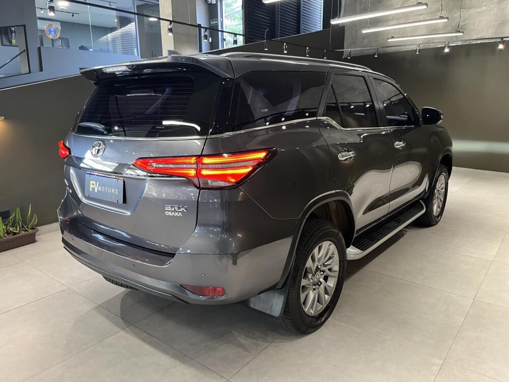 Toyota Hilux SW4