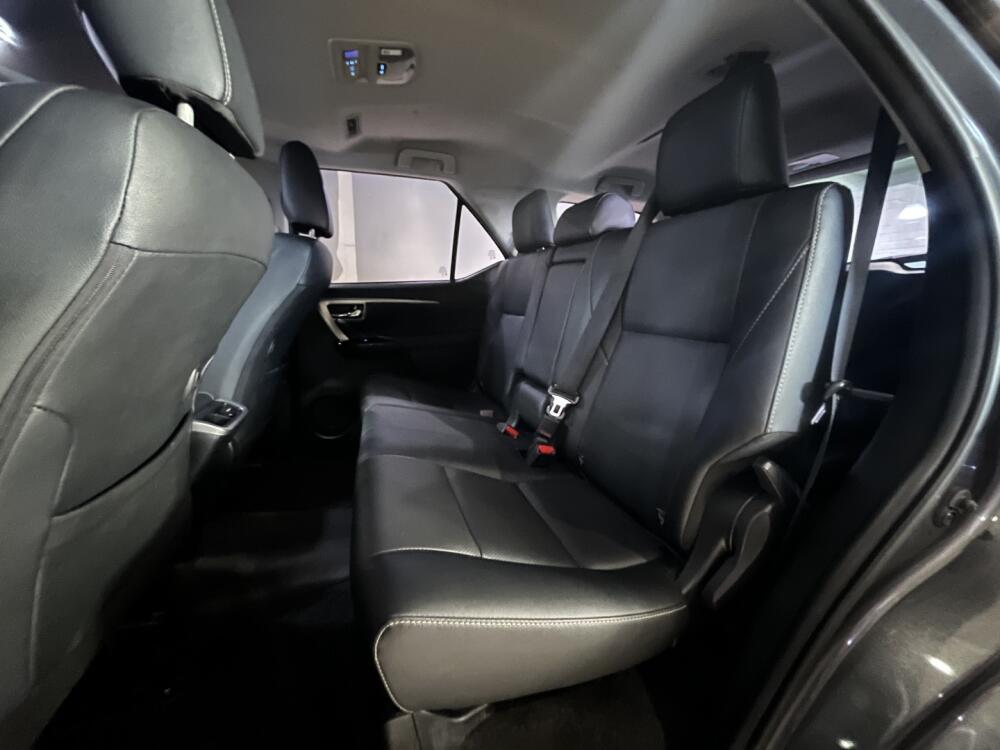 Toyota Hilux SW4