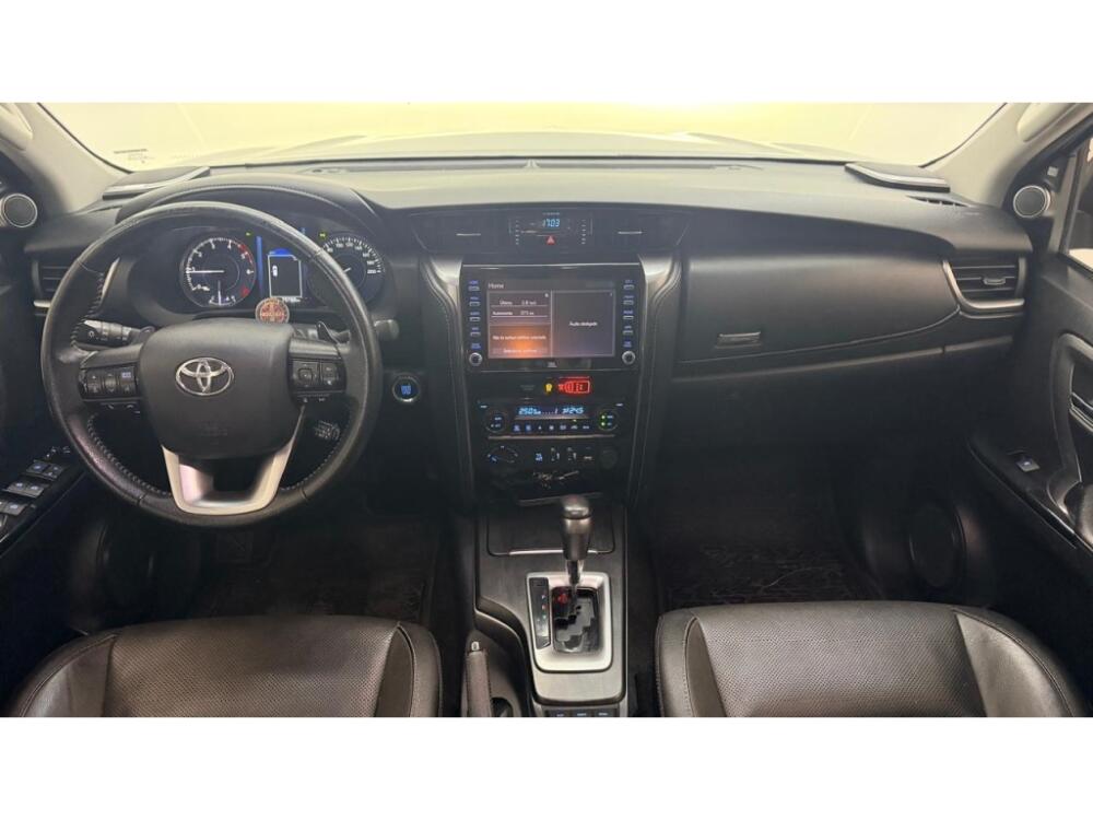 Toyota Hilux SW4