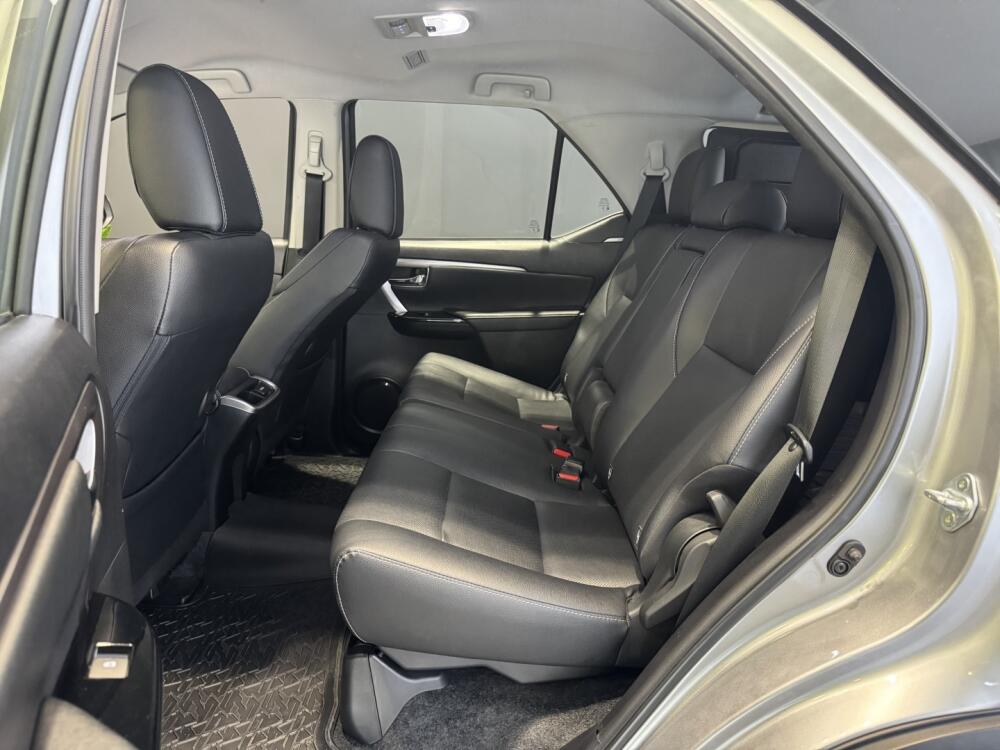 Toyota Hilux SW4