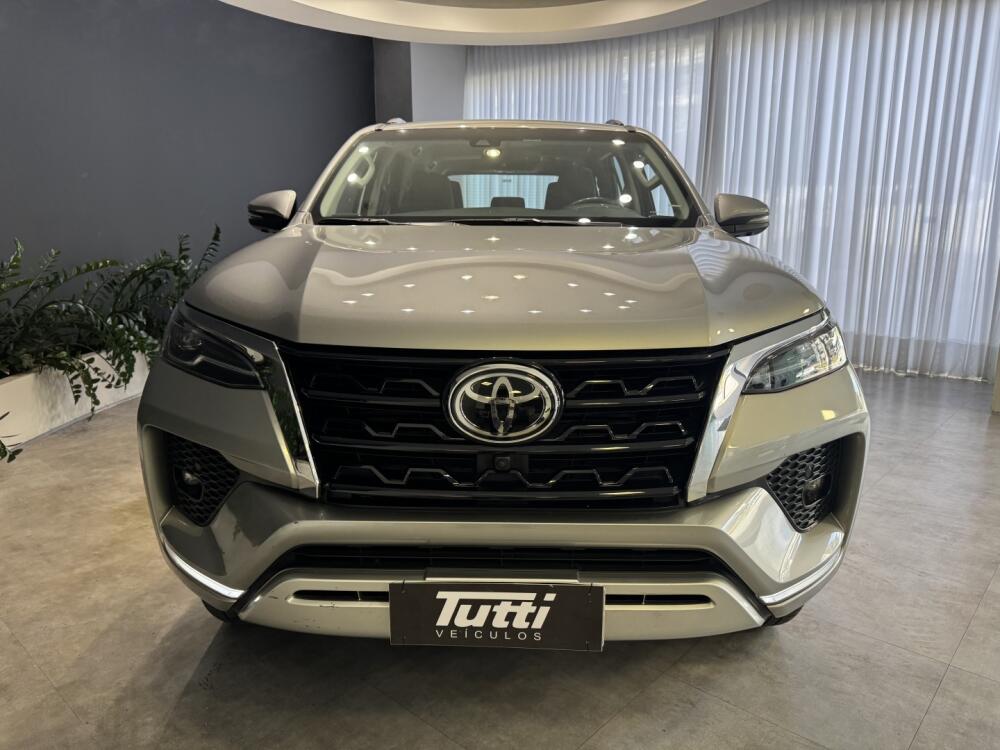 Toyota Hilux SW4