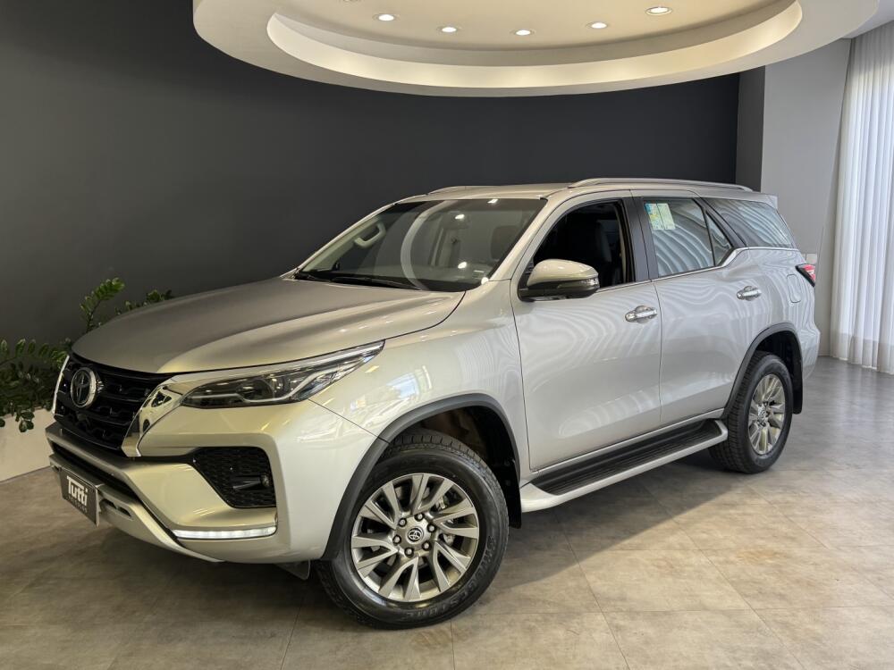 Toyota Hilux SW4