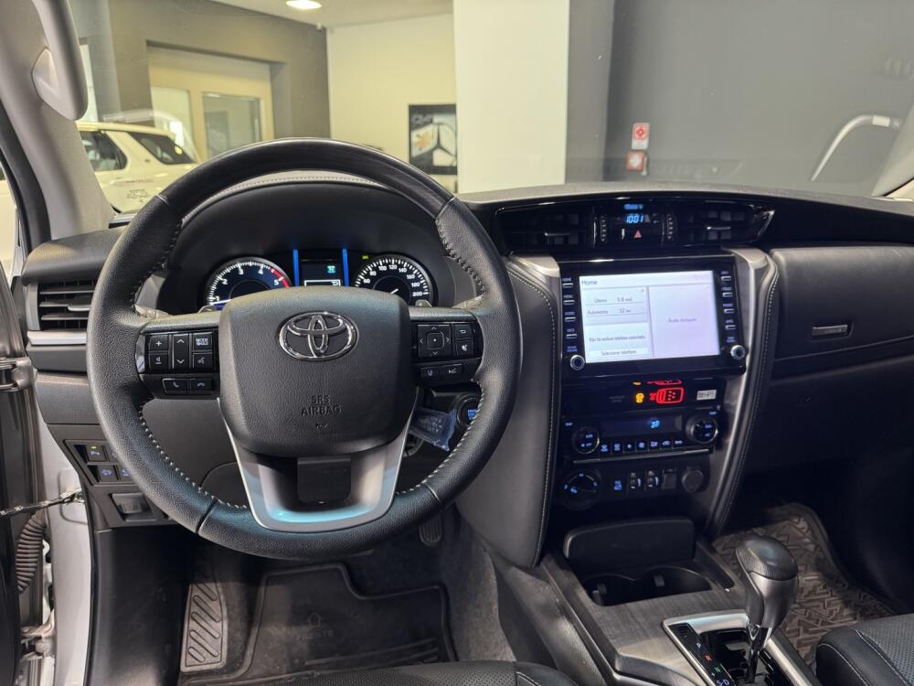 Toyota Hilux SW4