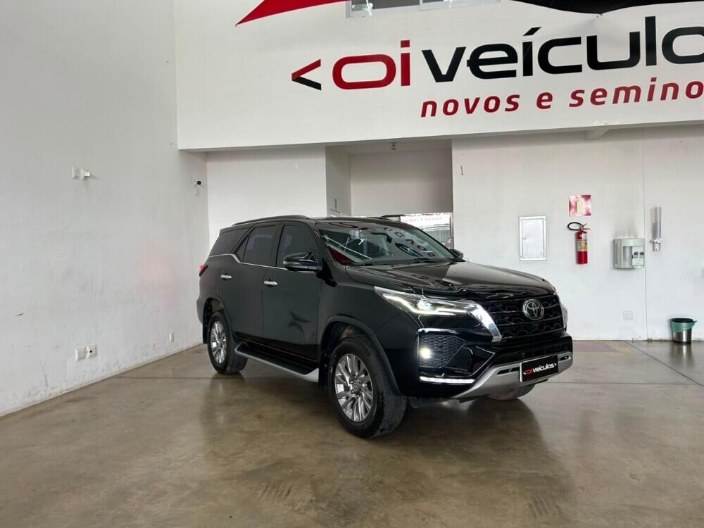 Toyota Hilux Sw4 SRX 4X4 2.8 TDI 16V DIES. AUT. 2023