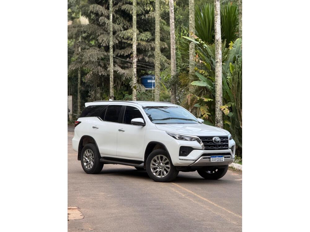 Toyota Hilux Sw4 4X4 2.8 DIESEL 2023
