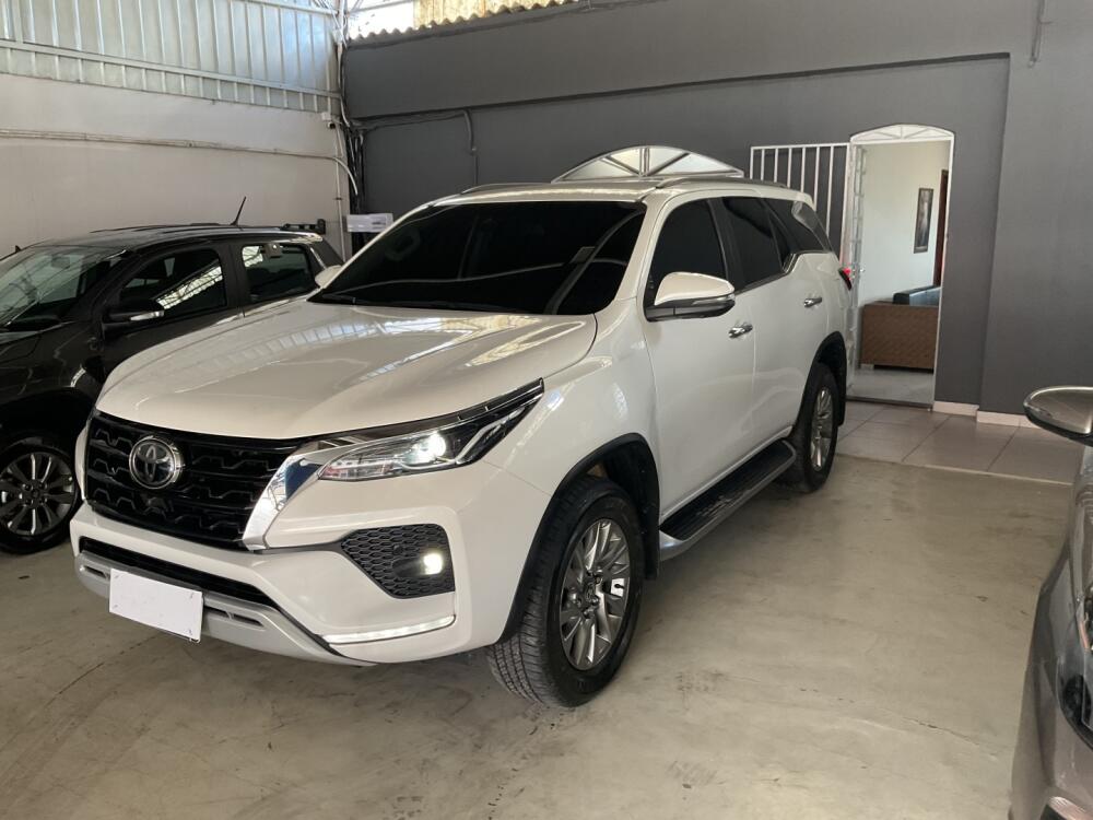 Toyota Hilux SW4