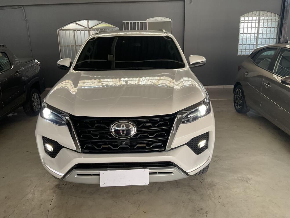 Toyota Hilux SW4