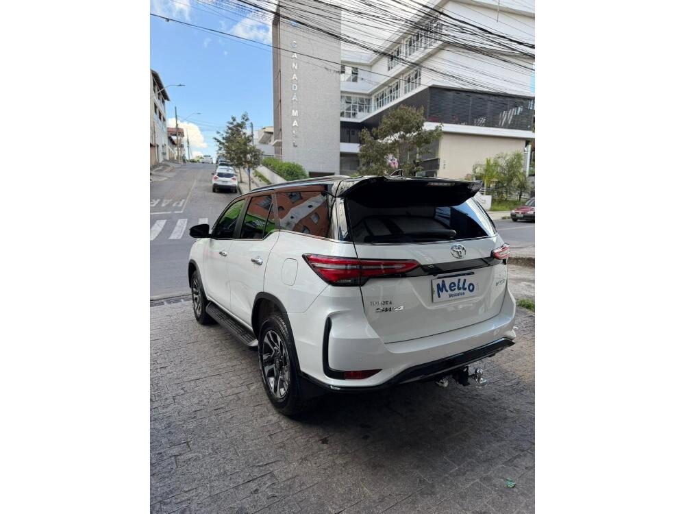 Toyota Hilux SW4