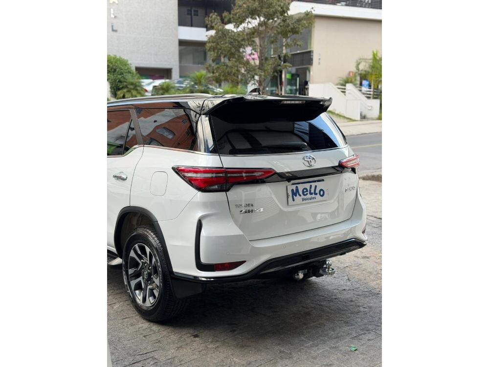 Toyota Hilux SW4