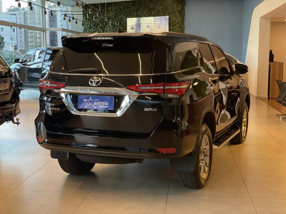 Toyota Hilux SW4