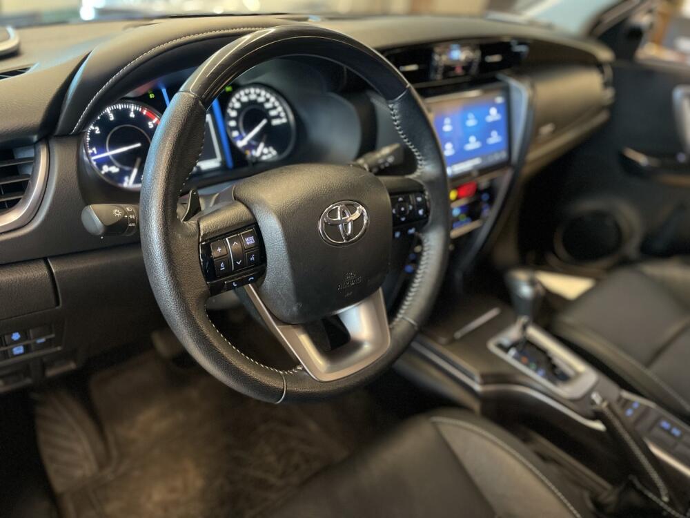 Toyota Hilux SW4