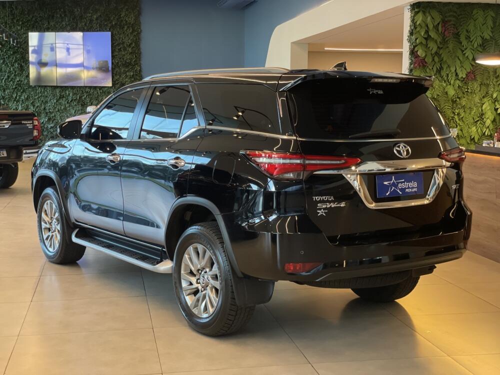 Toyota Hilux SW4