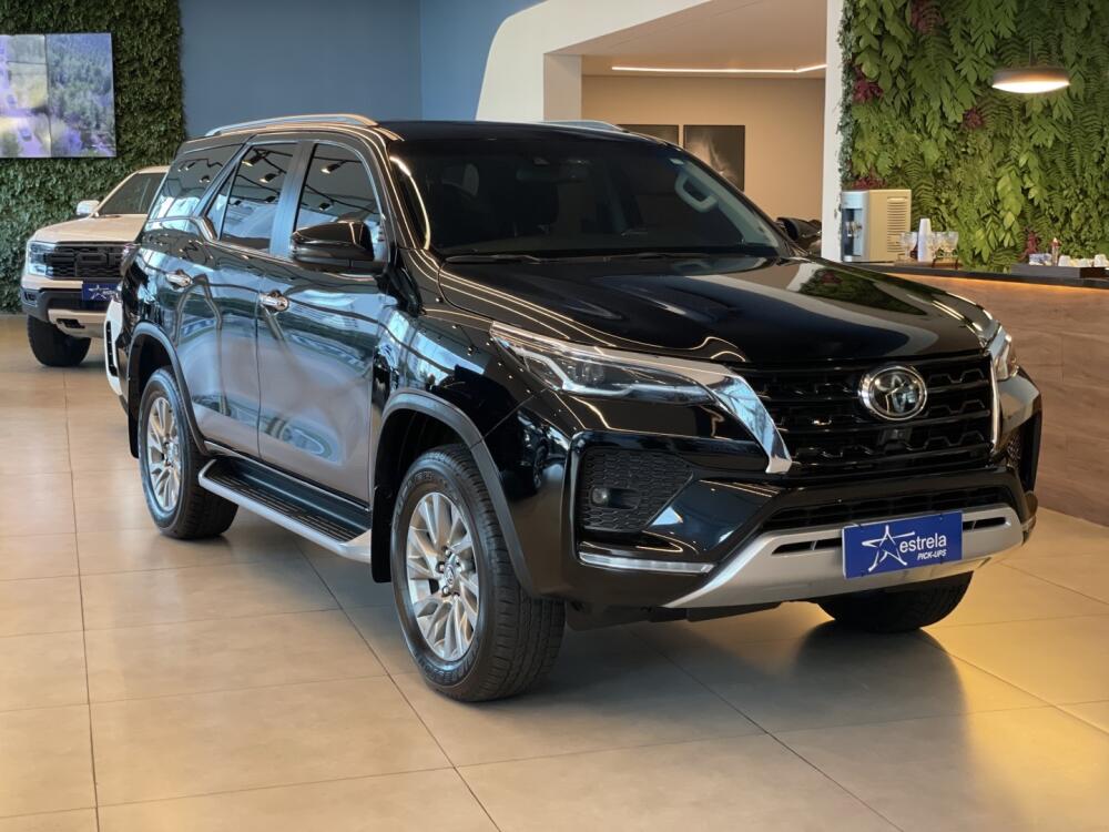 Toyota Hilux SW4