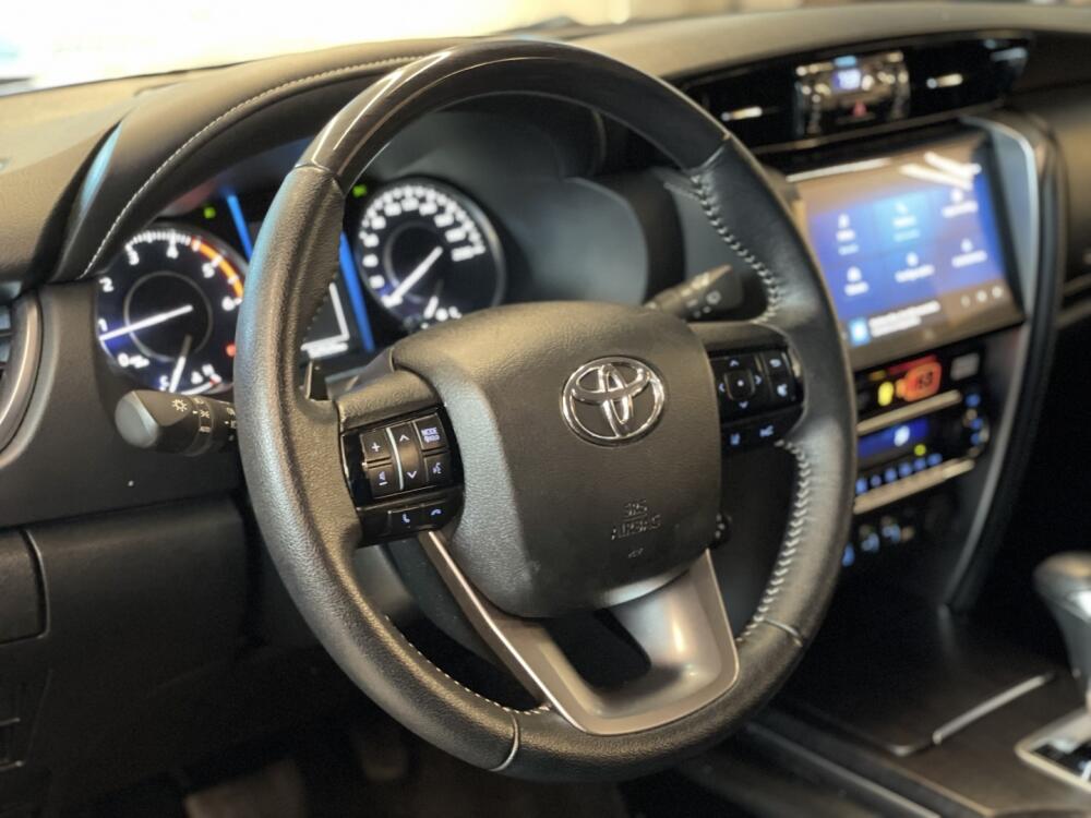 Toyota Hilux SW4