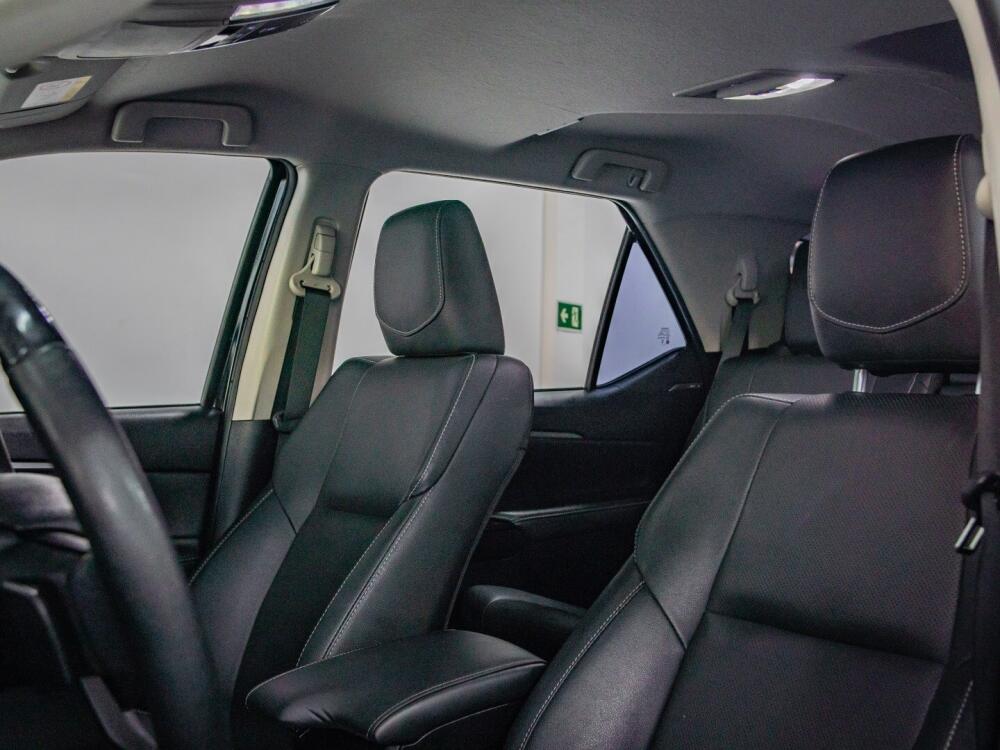 Toyota Hilux SW4
