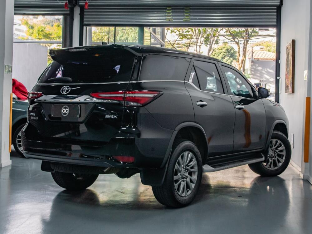 Toyota Hilux SW4