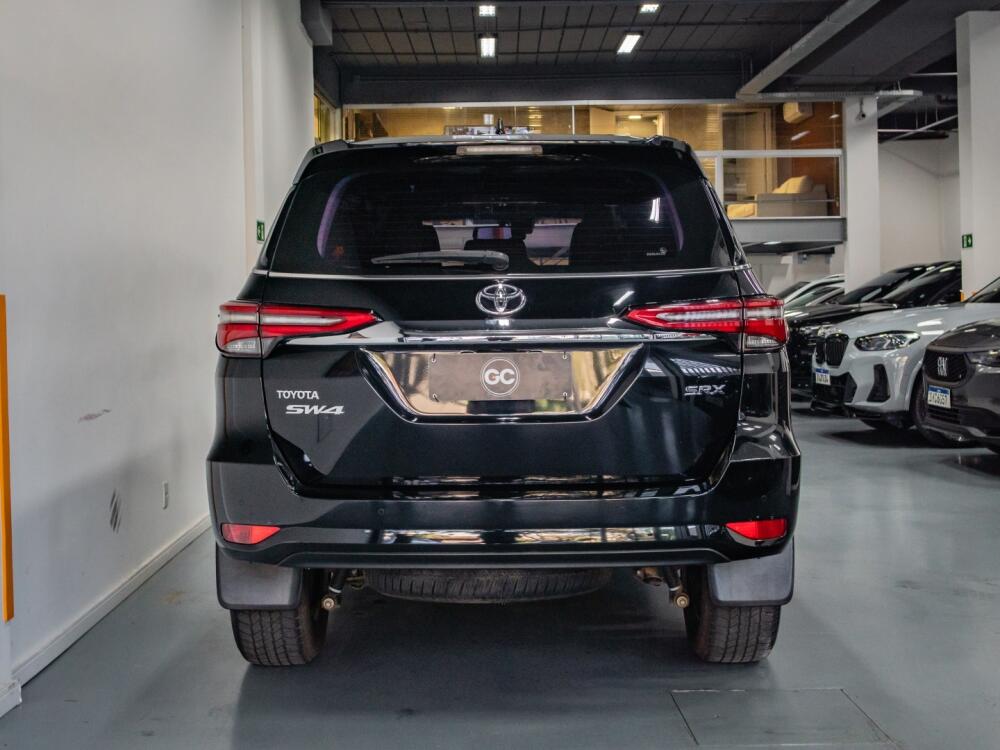 Toyota Hilux SW4