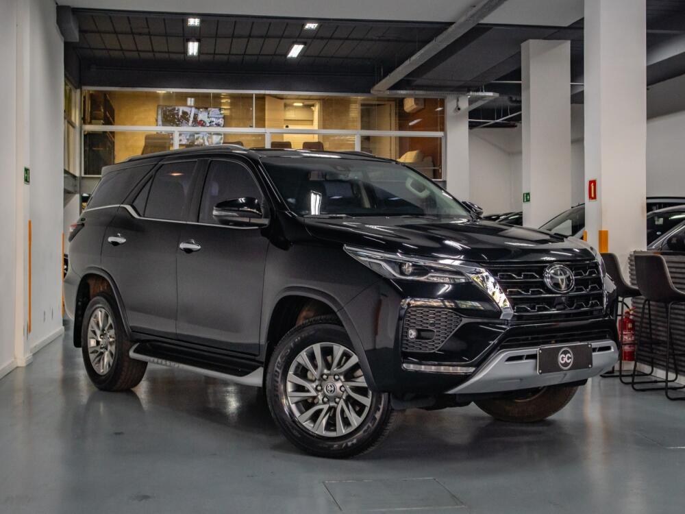 Toyota Hilux SW4
