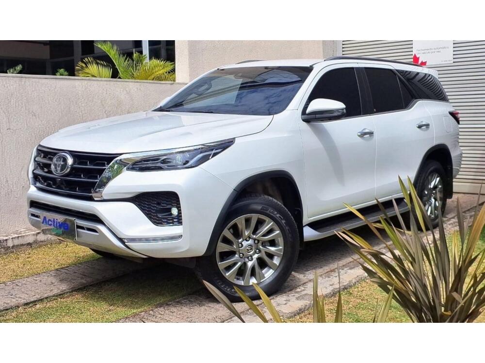 Toyota Hilux Sw4 4X4 2.8 DIESEL 2023