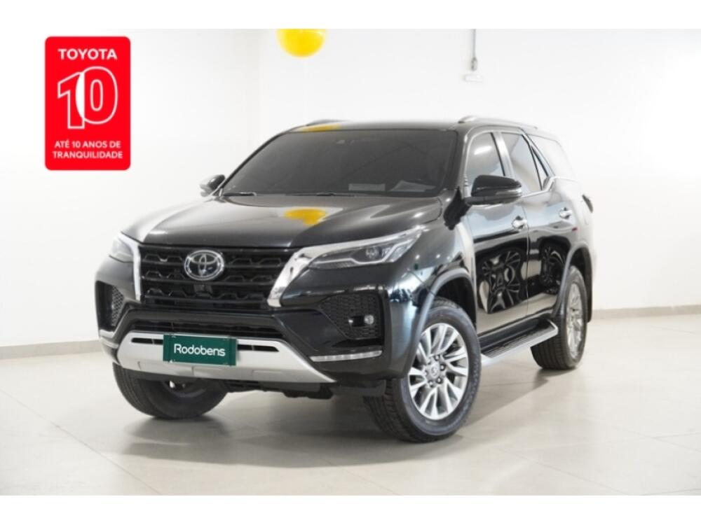 Toyota Hilux Sw4 2.8 D-4D TURBO DIESEL SRX 4X4 AUTOMÁTICO 2023