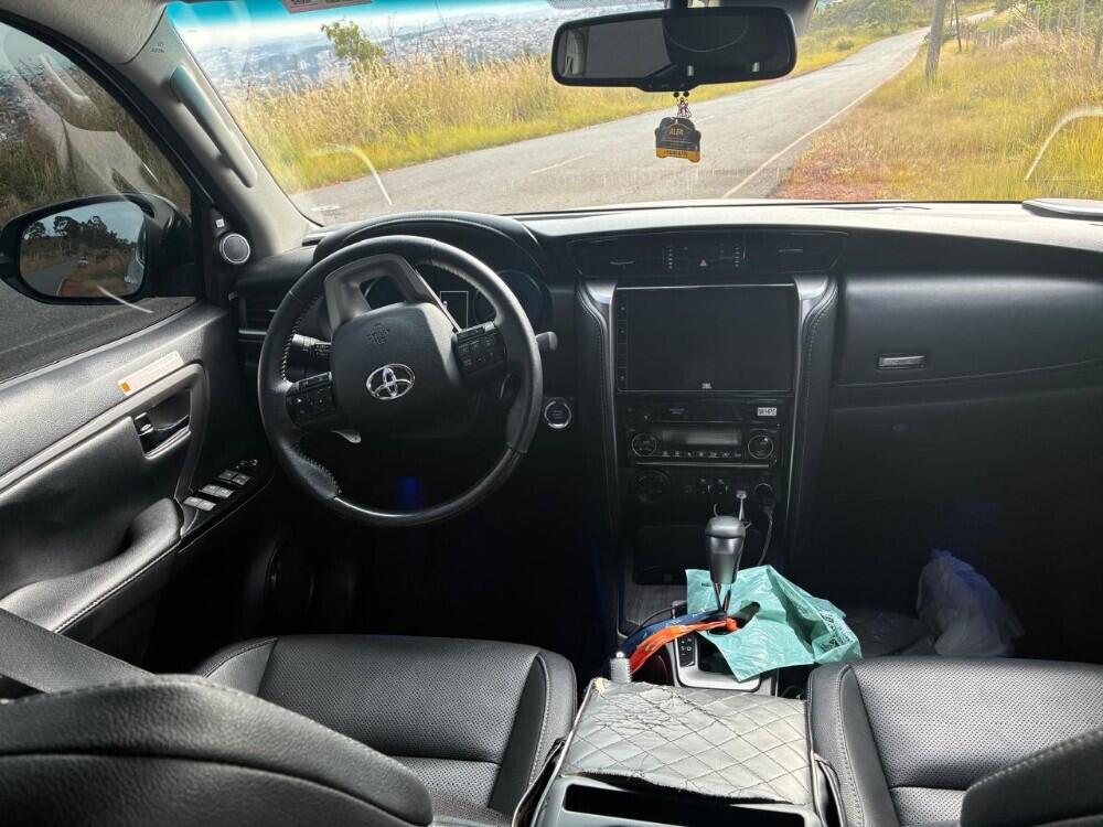 Toyota Hilux SW4