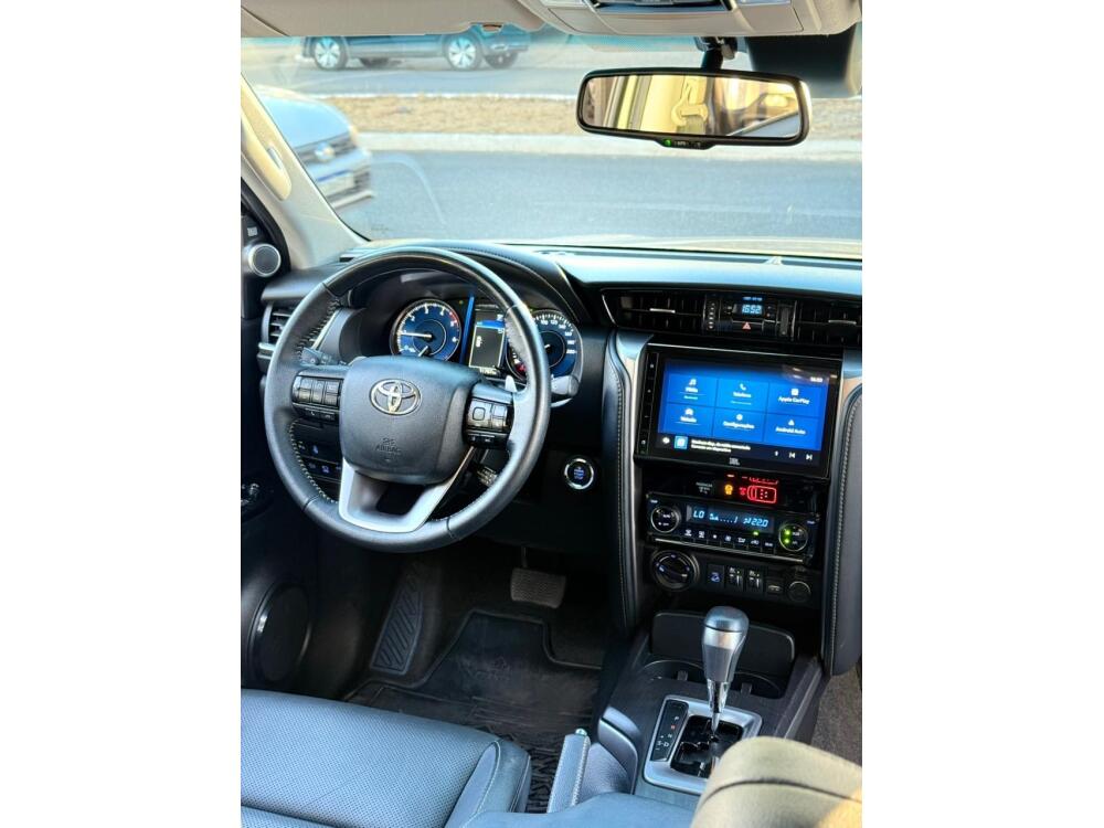 Toyota Hilux SW4