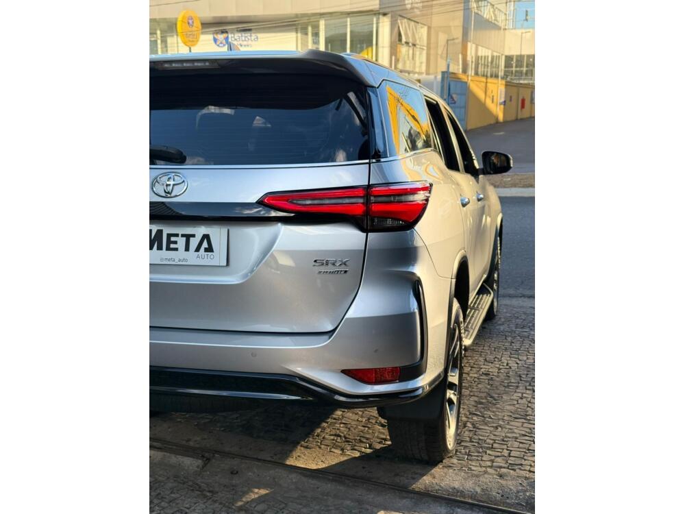 Toyota Hilux SW4