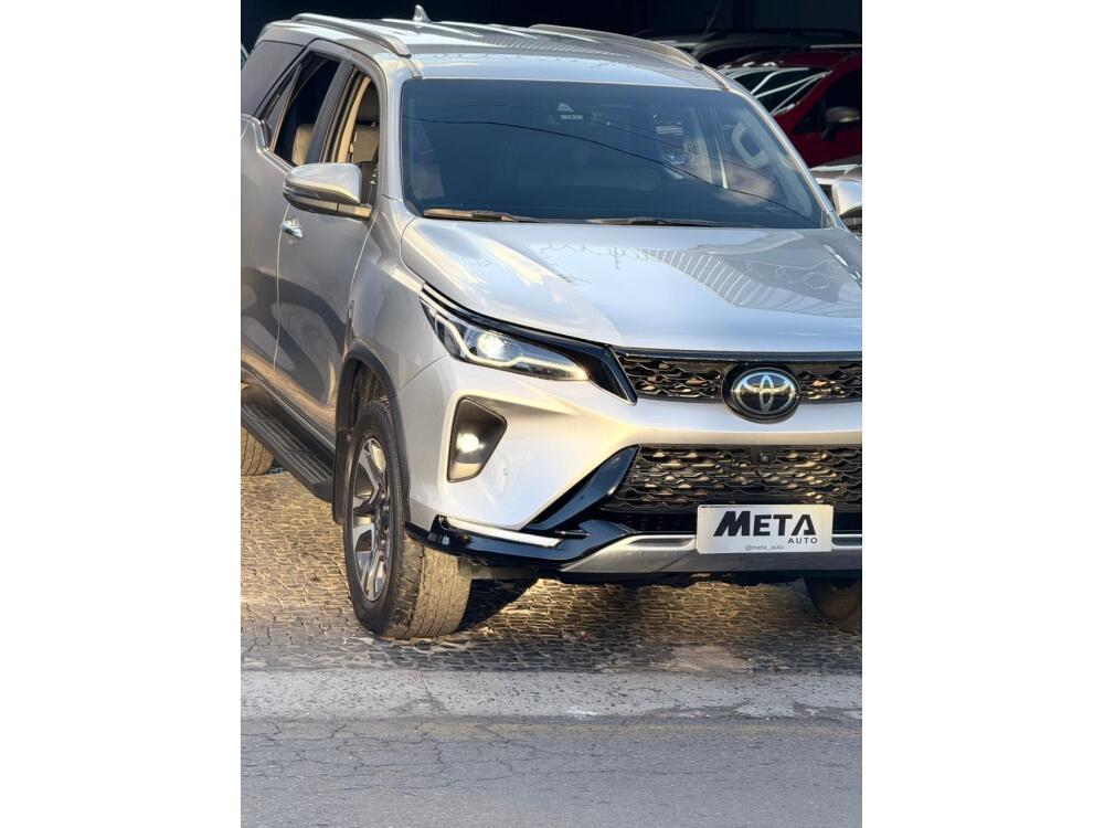 Toyota Hilux SW4