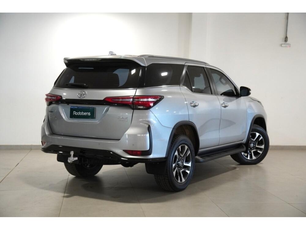 Toyota Hilux SW4