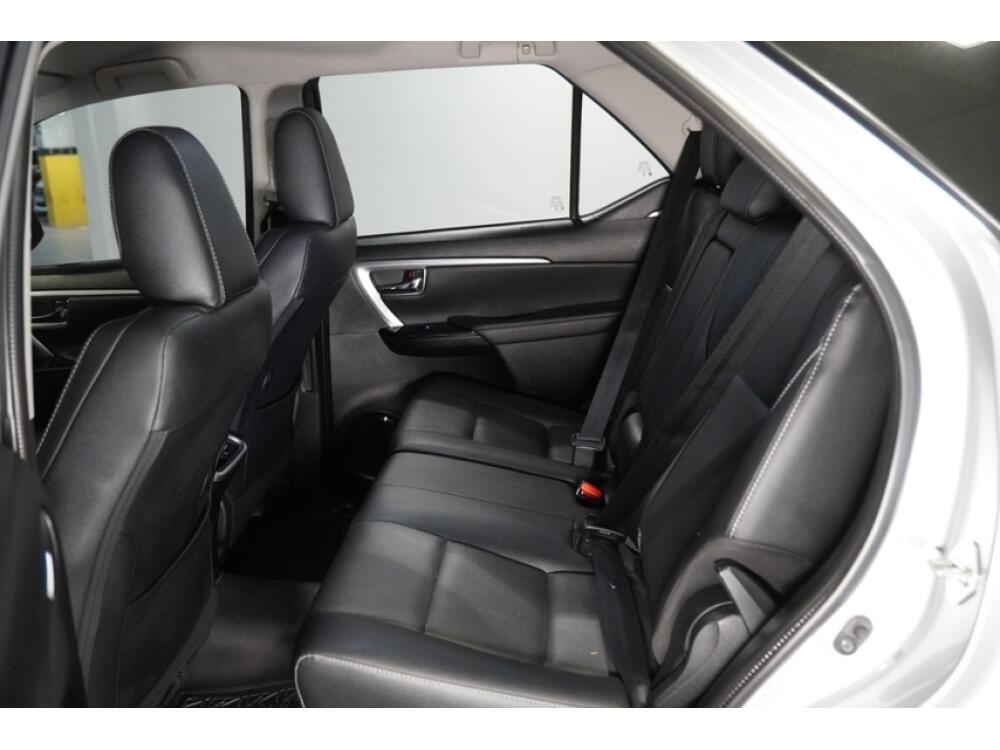 Toyota Hilux SW4