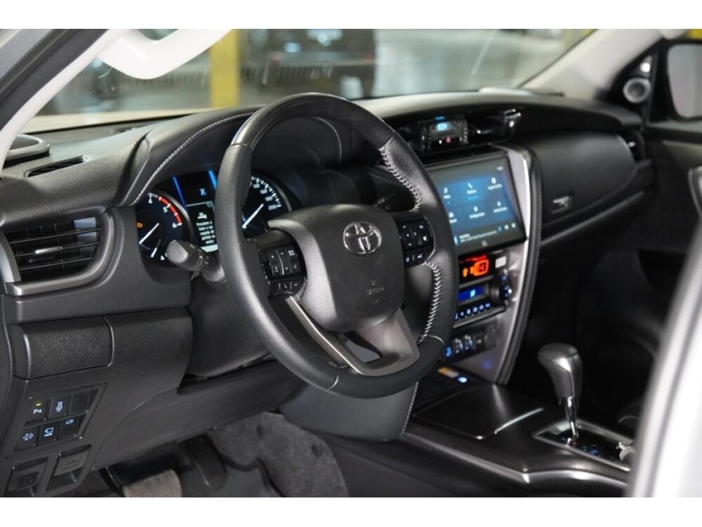 Toyota Hilux SW4