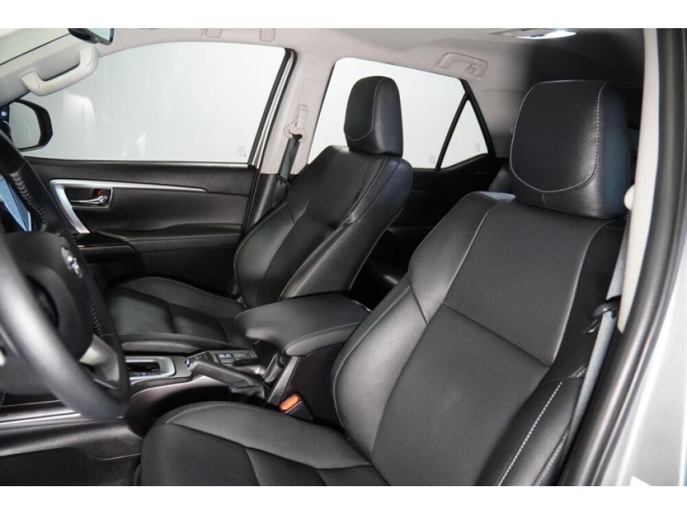 Toyota Hilux SW4