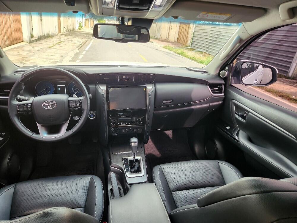 Toyota Hilux SW4