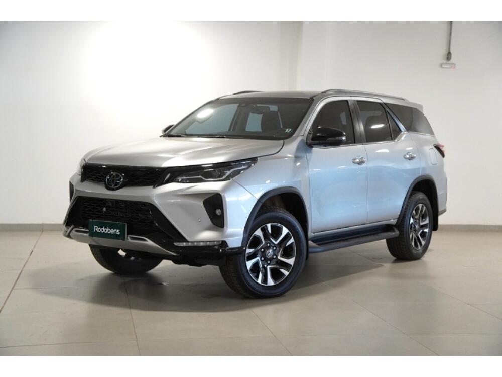 Toyota Hilux SW4