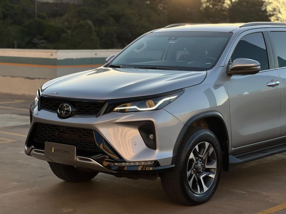Toyota Hilux SW4