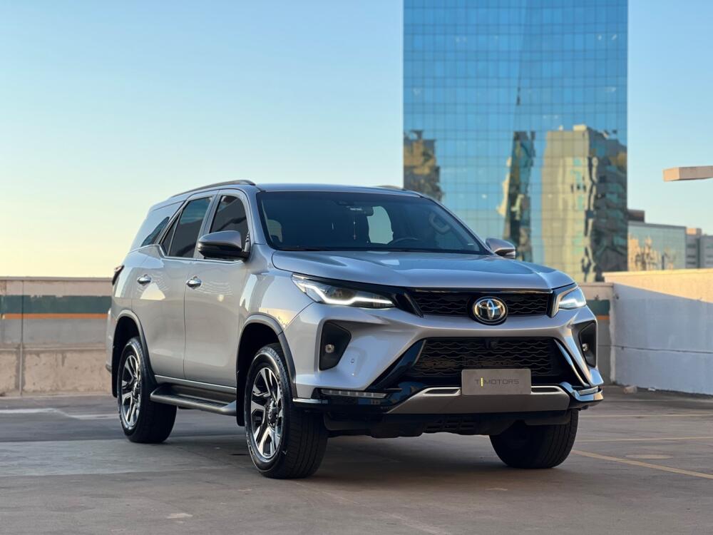 Toyota Hilux SW4