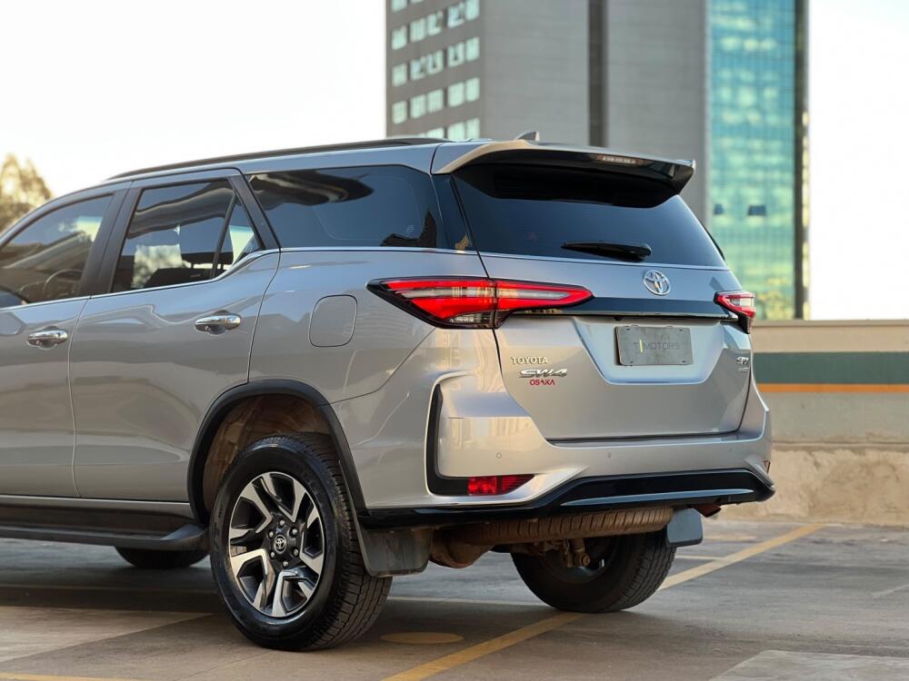 Toyota Hilux SW4