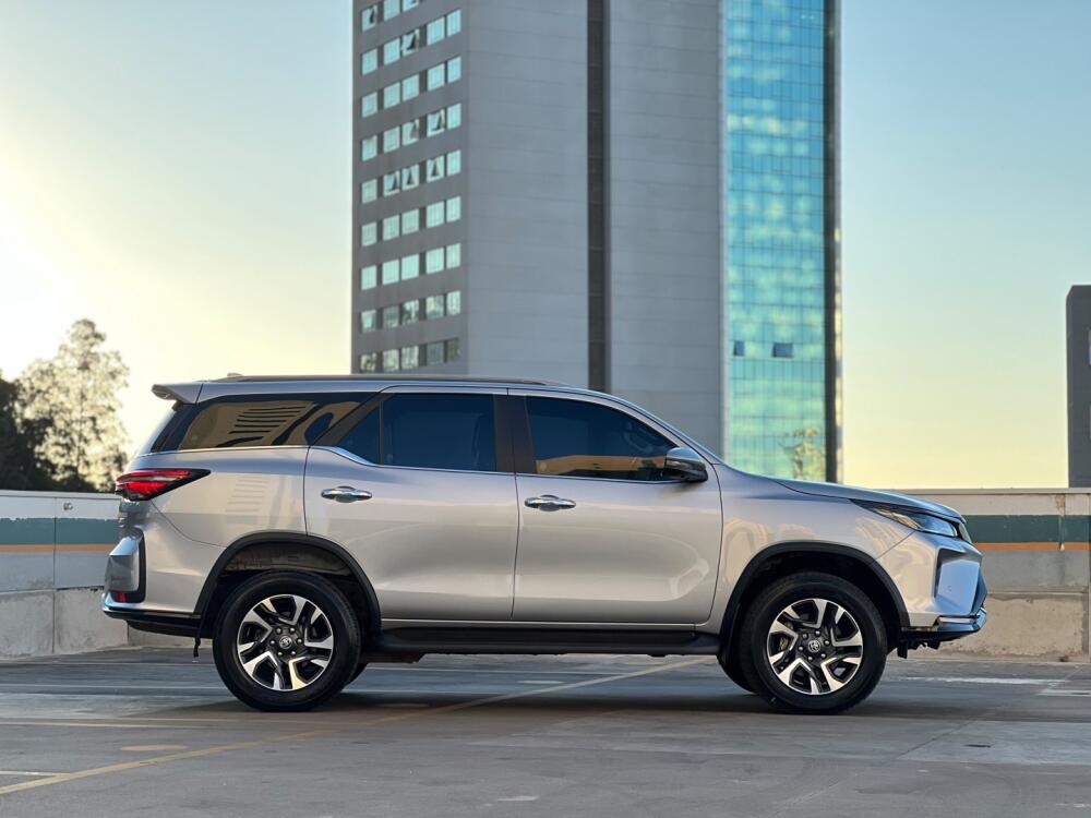 Toyota Hilux SW4