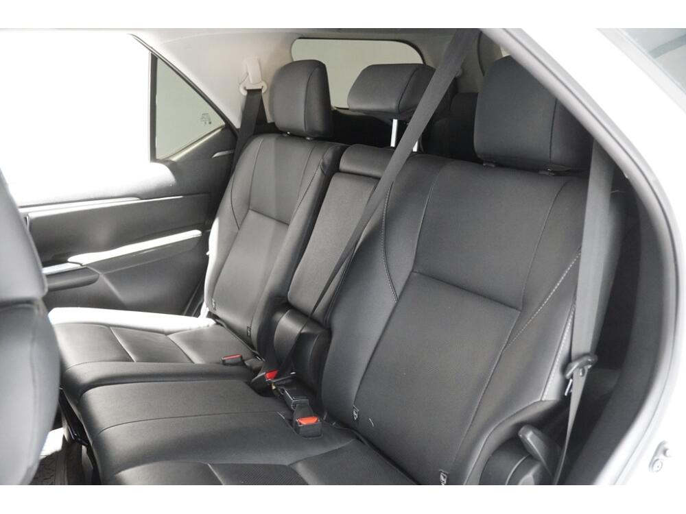 Toyota Hilux SW4