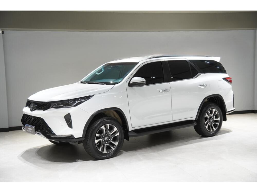 Toyota Hilux SW4