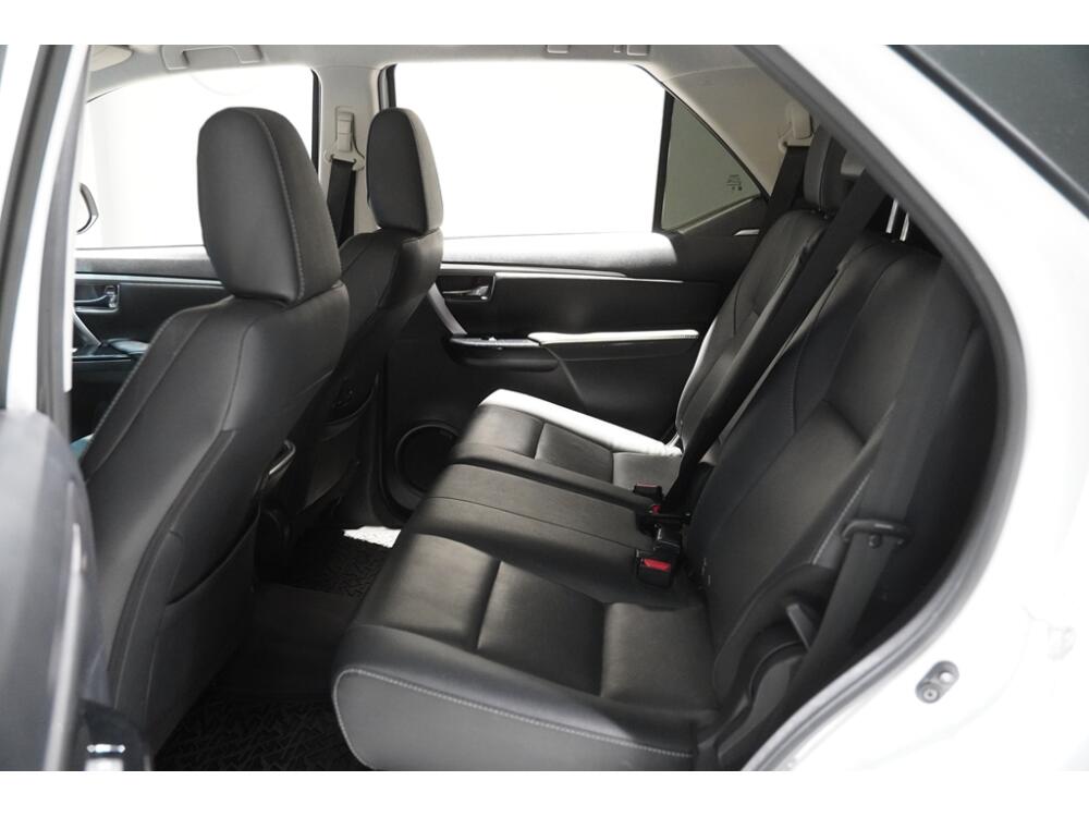 Toyota Hilux SW4