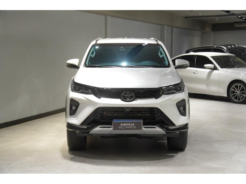 Toyota Hilux SW4