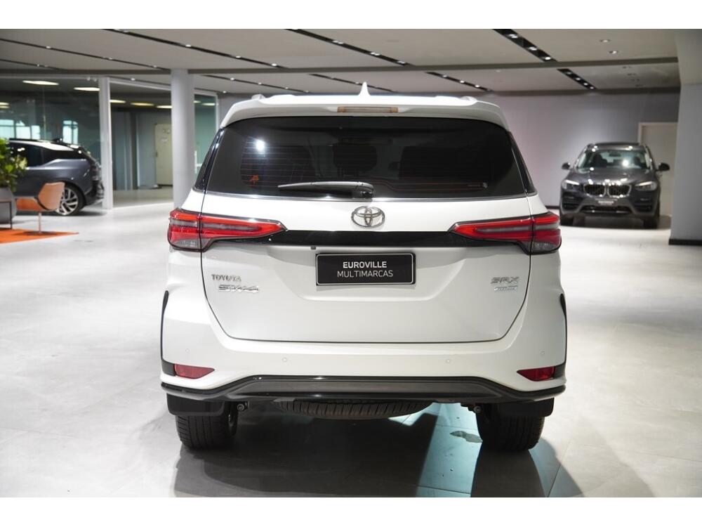 Toyota Hilux SW4