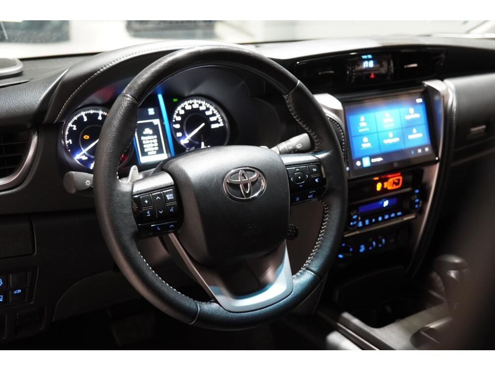 Toyota Hilux SW4