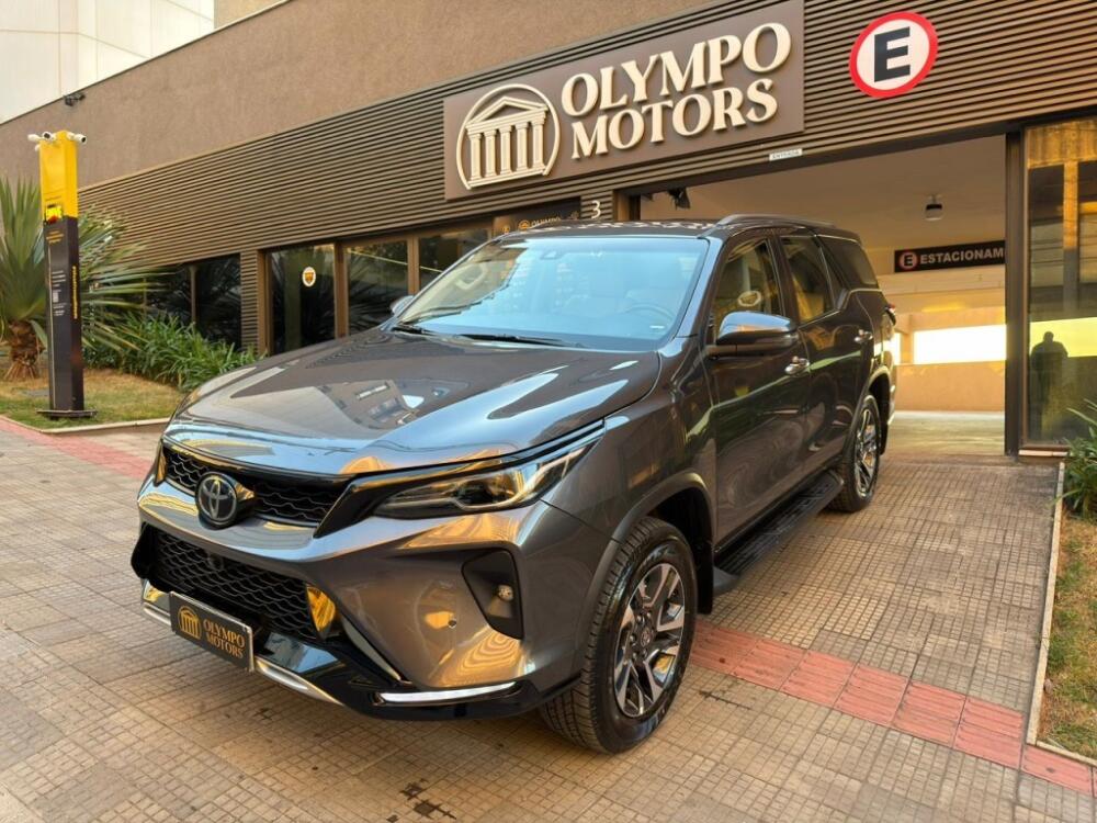 Toyota Hilux SW4