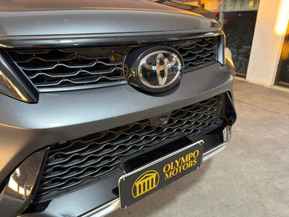 Toyota Hilux SW4